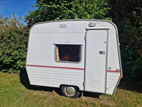 Astral Scout Vintage Caravan 1976 - Picture 1 of 10