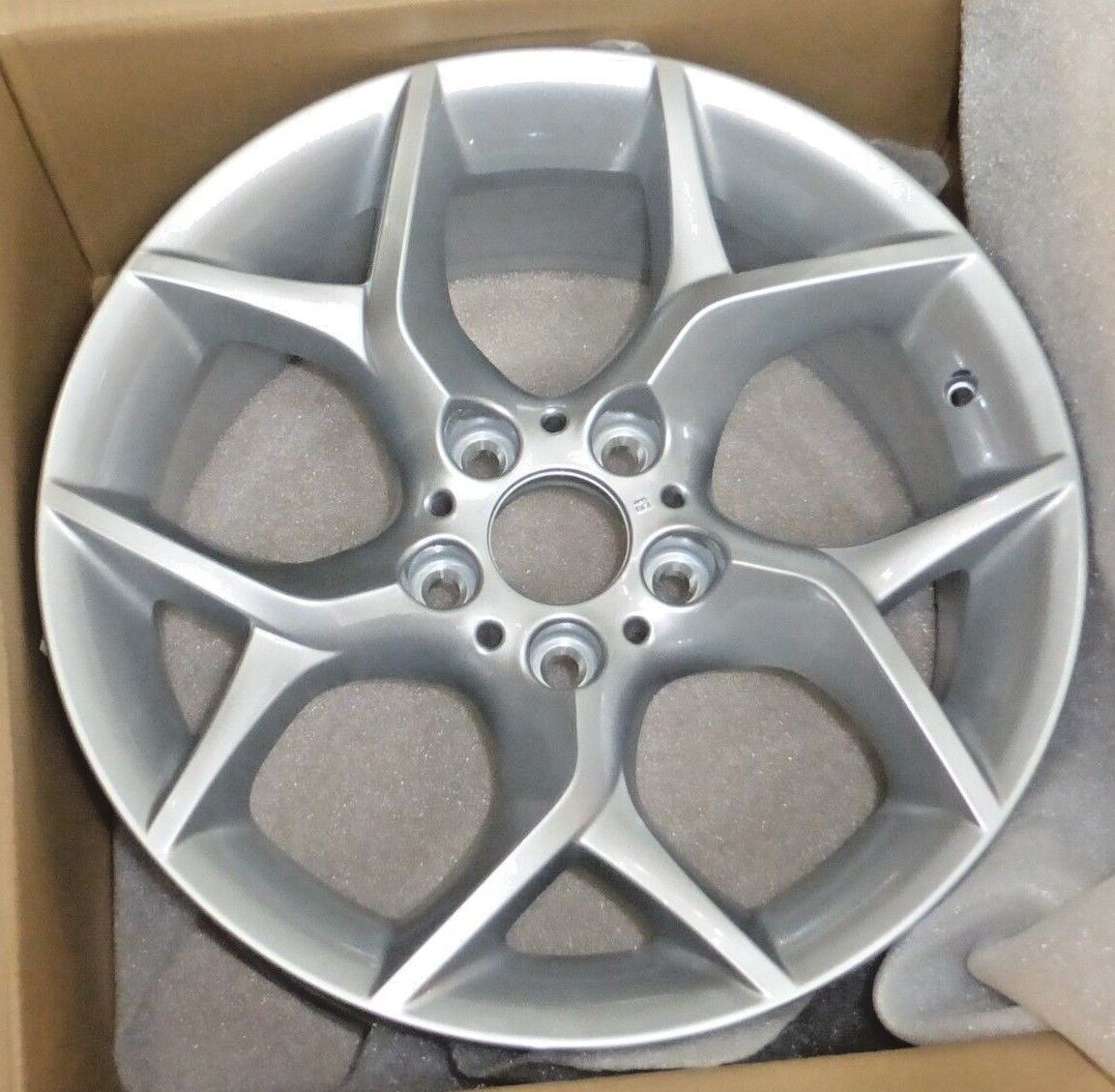 BMW OEM E84 X1 SUV 18
