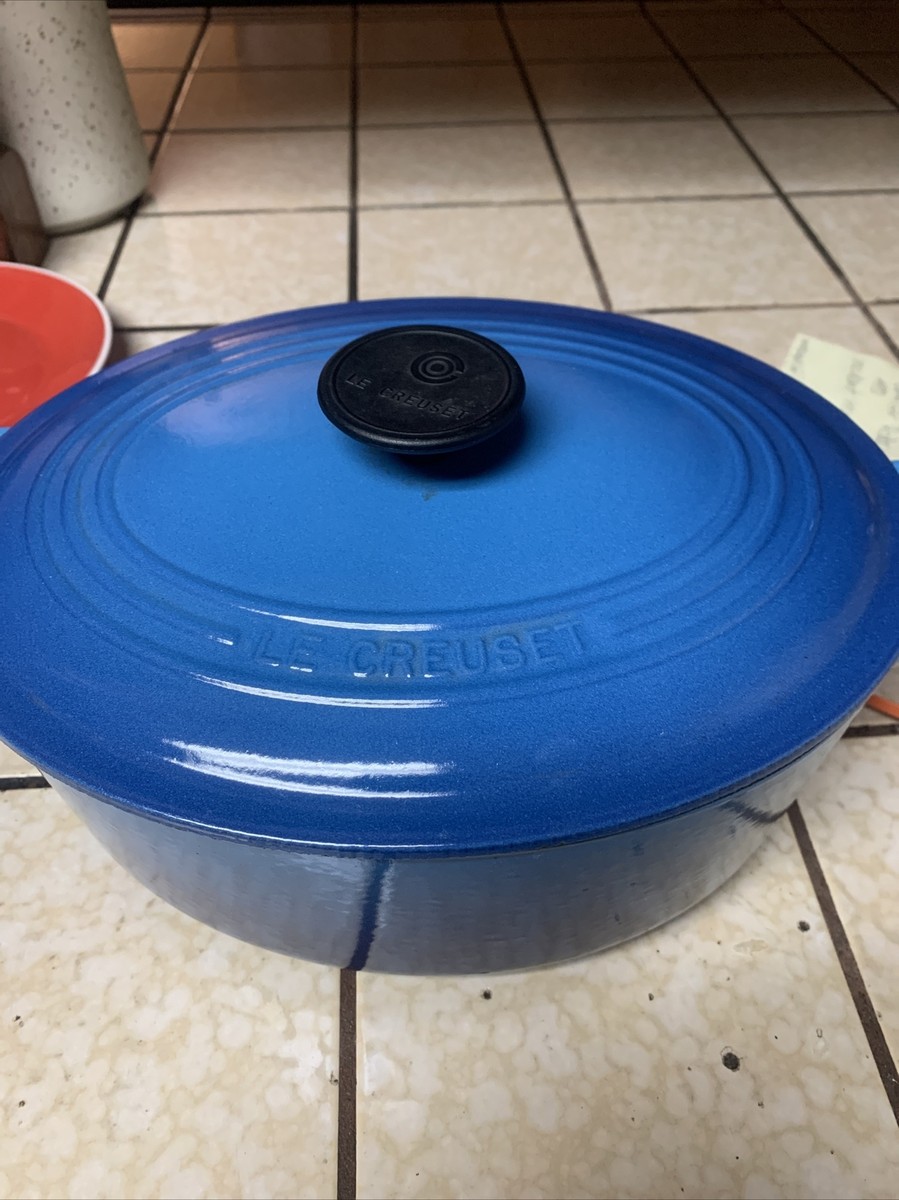 Le Creuset Signature Marseille Blue 3-1/2 Qt Oval Wide Dutch Oven