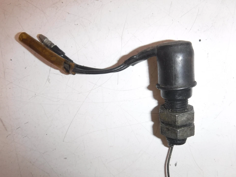 1974 yamaha rd200 REAR BACK BRAKE SENSOR - Изображение 2 из 4