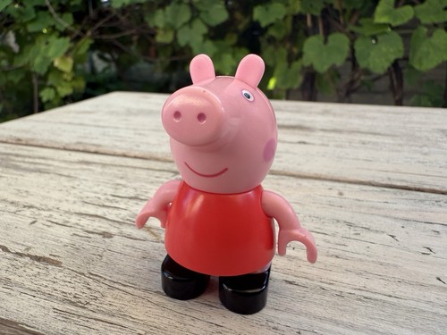 Peppa Pig Collect Build & Play - Construction Figure - Peppa Pig 2” Tall - Picture 3 of 5