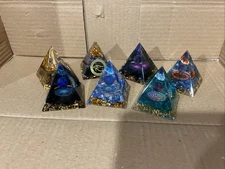 Set 7 Orgonite Pyramid Amethyst Peridot Healing Crystal Energy Orgone - New.