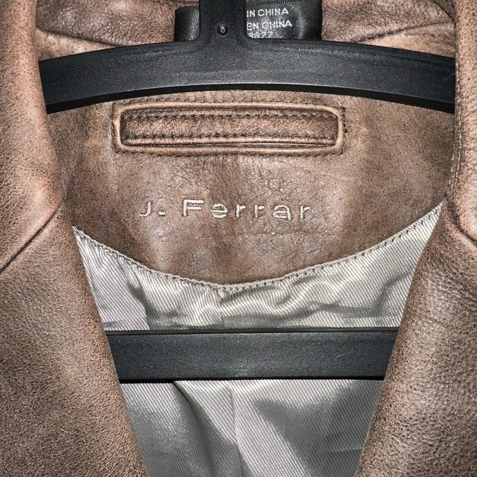 Jaqueta de Couro Marrom Vintage Masculina, J.Ferrari, 3 Botões, Tamanho Grande - Imagem 2 de 4
