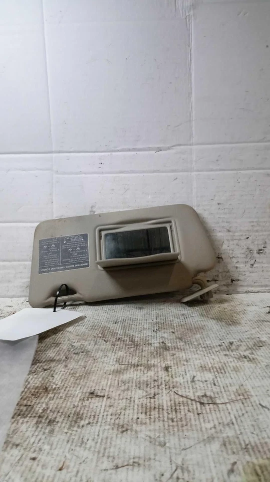 2016 Nissan Versa Silver Used Sun Visor 513764, 125K Miles, OEM Quality - Изображение 2 из 4