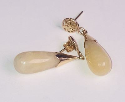 Elegante Ohrhänger Butterfette Jade & 14K Gold mit Glückssymbol edel Vintage