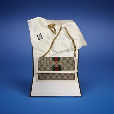 100% authentic Gucci GG Supreme Bee chain wallet/crossbody. Brand new condition