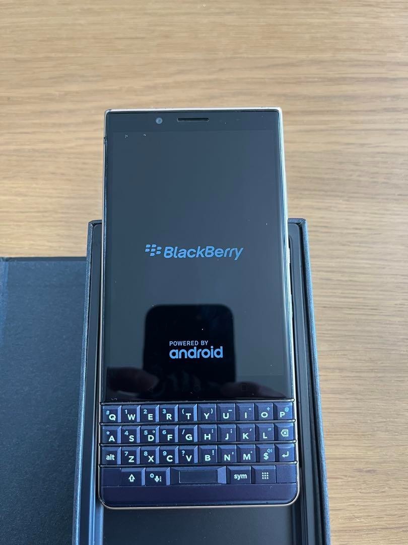 BlackBerry KEY2 LE BBE100-4 4GB/64GB Dual SIM Smartphone