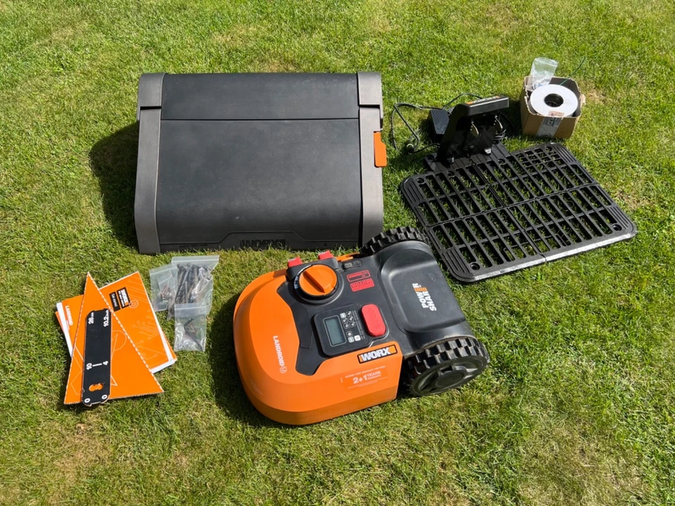 Worx Landroid M WR143E Mähroboter 1000m² inkl. Garage