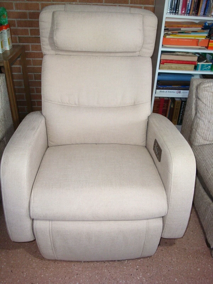 2014 Human Touch Perfect Chair PC-8500 Recline Classic Zero Gravity Chair - Image 2 of 4