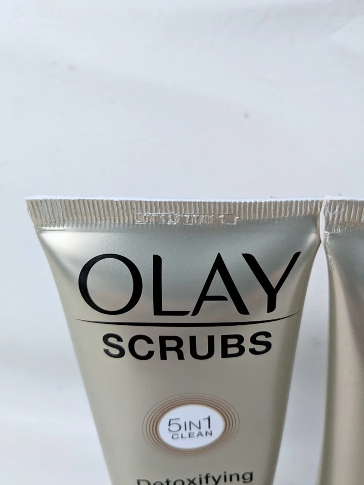 3~OLAY SCRUBS Detoxifying Face Scrub 5In1 Clean Vitamin C+Black Charcoal VHTF - Image 4 of 4
