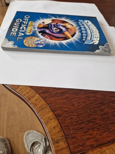 SKYLANDERS Spyro's Adventure Master Eon's Guide - Picture 4 of 4