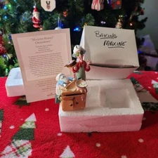 ATTENTION COLLECTOR'S 2006 Hallmark Keepsake Collector's Ornament "Maxine Bakes"