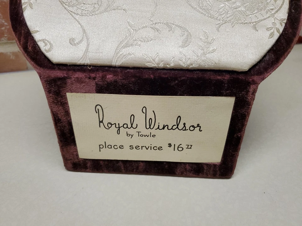 Винтажная витрина столовых приборов Royal Windsor от Towle для обслуживания 6 предметов - Изображение 2 из 4