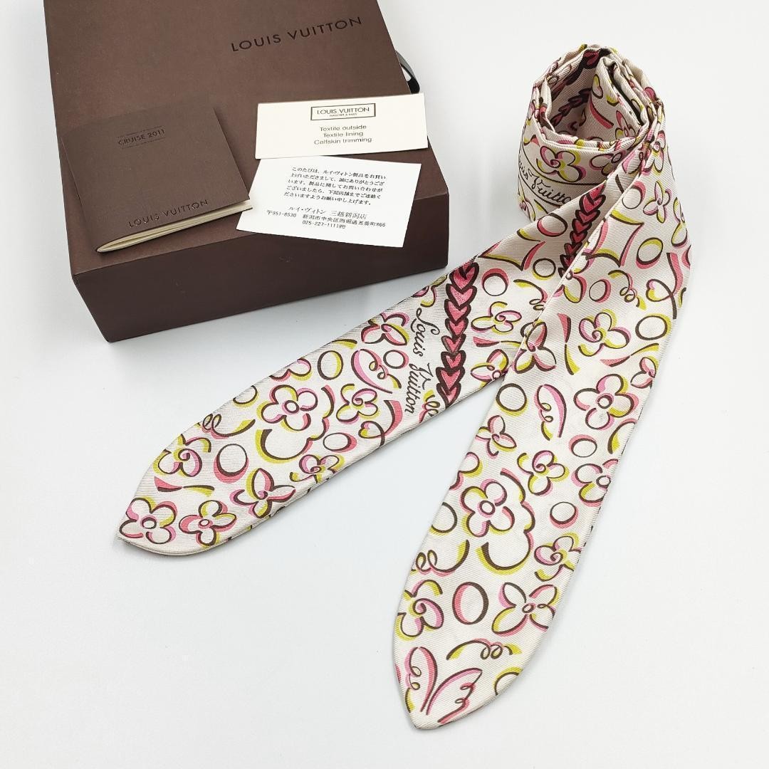 Louis Vuitton Bandoo Scarf Love Silk