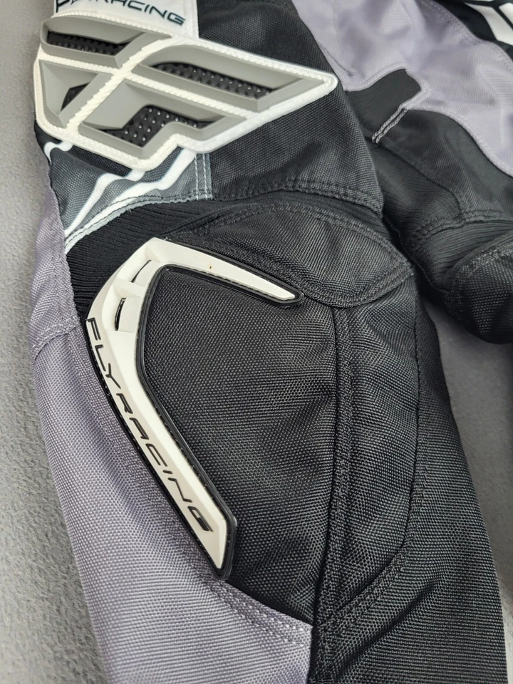 Calça de motocicleta Fly Racing masculina F16 18 cinza essencial cintura ajustável - Imagem 3 de 4