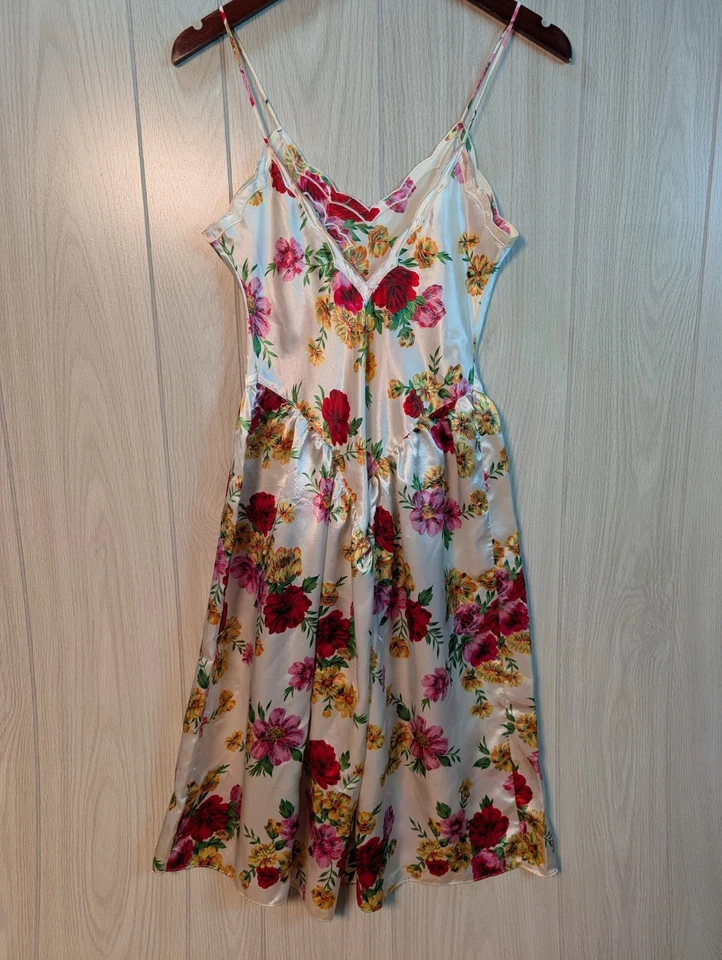 Victoria's Secret Gold Label Vintage Slip Cami Dress Cream Floral Nightie Size S - Image 4 of 4