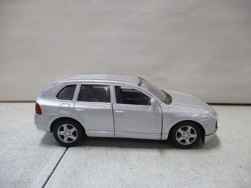 Kinsmart Porsche Cayenne Turbo 1/38 - Picture 3 of 6