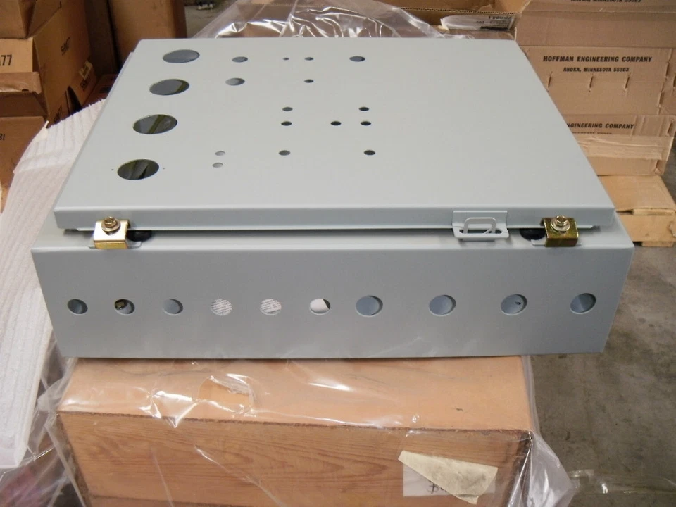 Hoffman A242006LP con agujeros carcasa especial de acero gris 24 x 20 x 6 nuevo en caja Foto 3 de 4