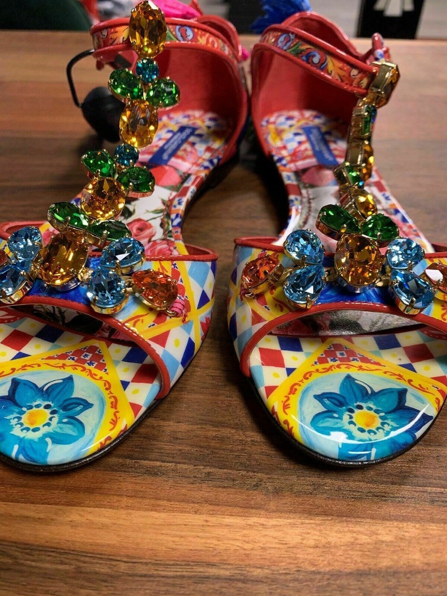 【関税＆送料込み】Dolce & Gabbana Slingback Shoes Satin slingbacks in Beige for Women | Dolce&Gabbana® US