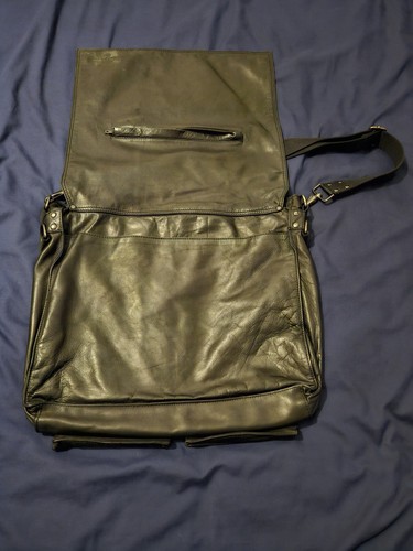 Nicole Farhi Messenger Leather bag, Unisex Excellent Condition - Picture 9 of 11