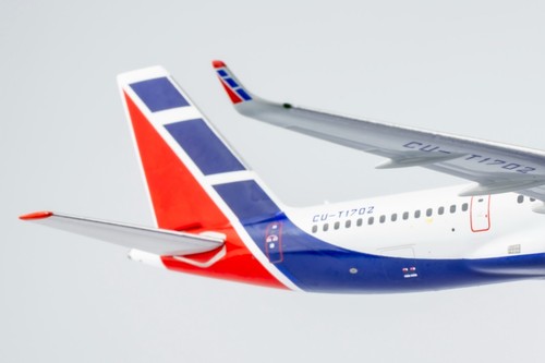 Cubana Airlines TU-204-100E Reg : CU-T1702 NG Models 40021 Diecast 1:400 scale - Picture 8 of 10