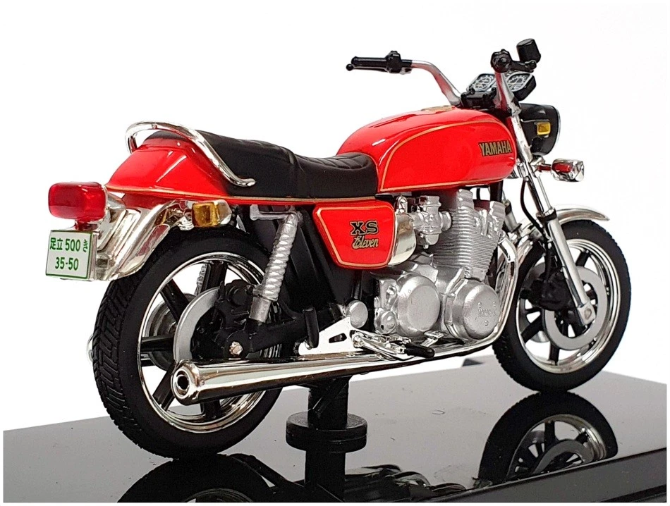 Atlas Editions 1/24 Scale 4 658 130 - 1978 Yamaha XS Eleven - Red - Image 2 of 4