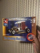 AMT/ERTL 31920 “The Vending Machine” Buyer's Choice 1:25 Sealed New B8