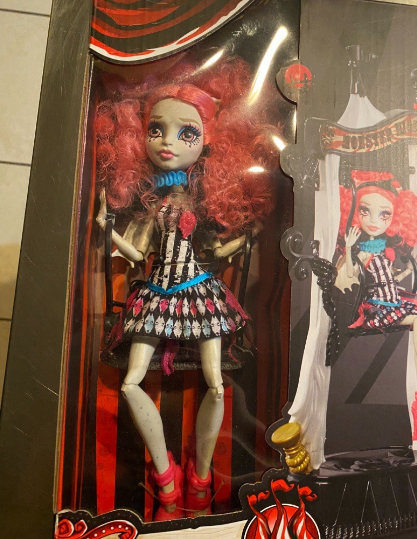 モンスターハイサーカスMonster High Rochelle Goyle Monster High Rochelle Goyle Circus Scaregrounds Playset | eBay