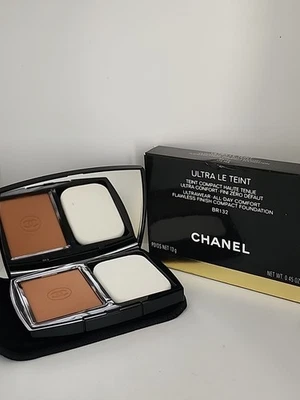 CHANEL ULTRA LE TEINT FLAWLESS FINISH COMPACT FOUNDATION BR132 0.45 OZ NEW BOXED - image 1 of 2