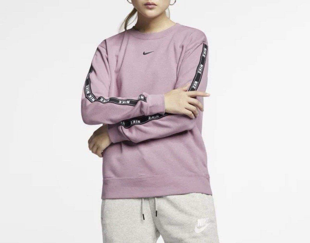 Nike Women's Purple Pullover Sweatshirt M Crew Neck Logo Striped Sleeve