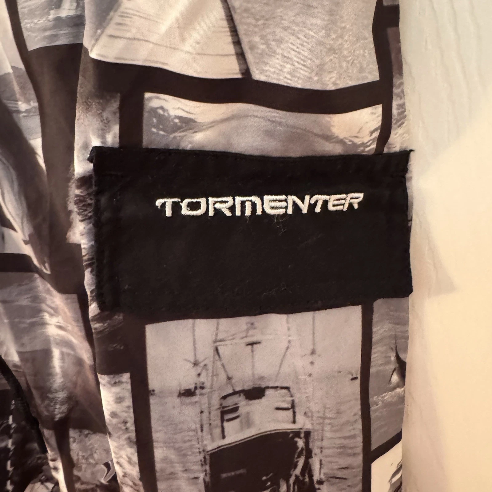 Tormenter Fishbone Shorts Mens SZ 42 Board Beach Print Seen Surf Trunks