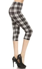 Newblacn And White Plaid Capri Peachskin Leggings One Size