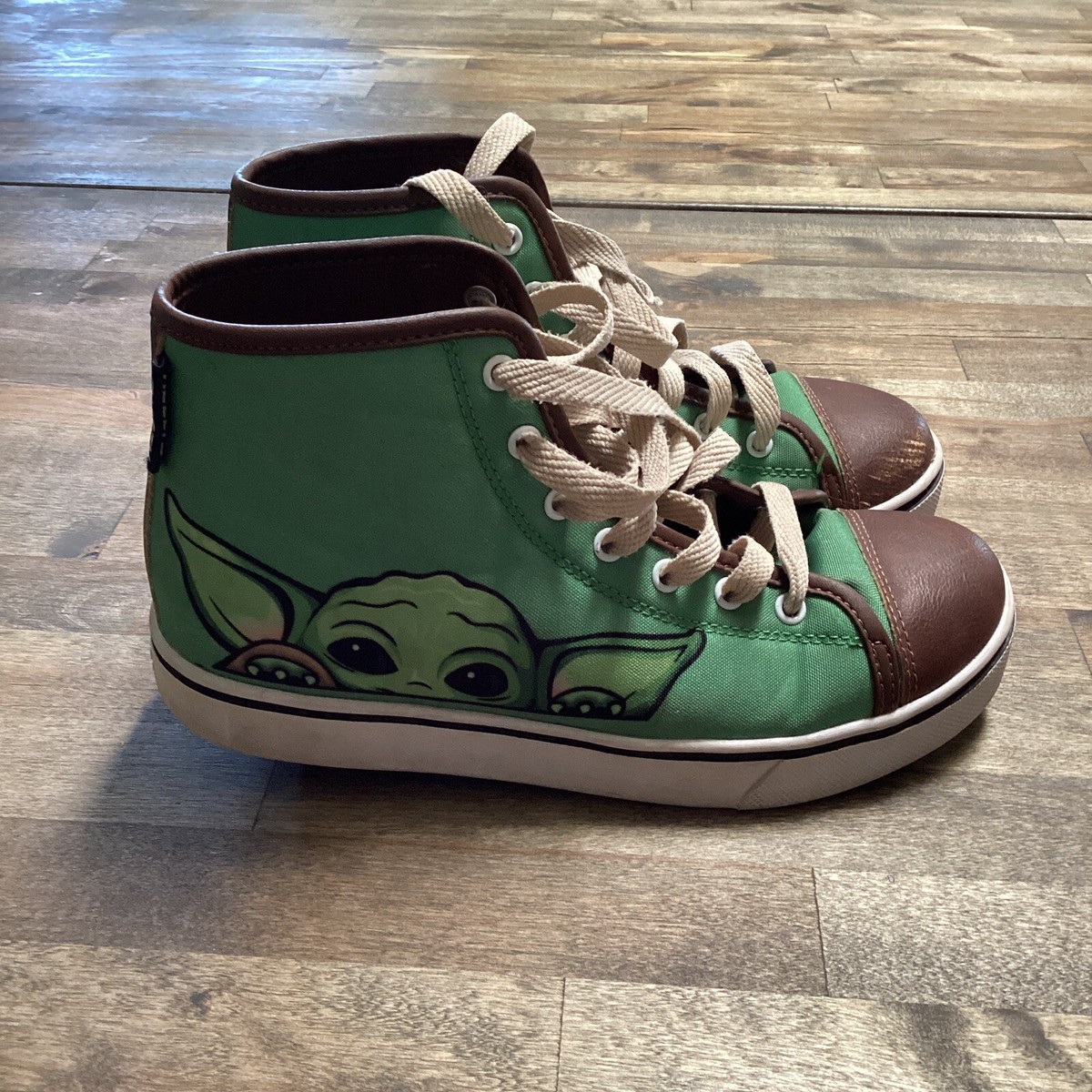 Heelys Star Wars Mandalorian Grogu Baby Yoda Wheeled Sneakers