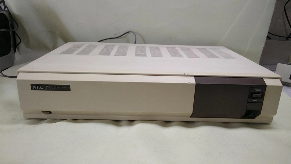 Chatarra Retro NEC PC-8801 PC-8044K con Teclado De Colección Mega Raro No Probado Foto 2 de 4