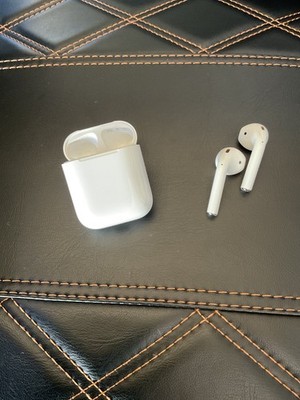 Apple AirPods 2nd Generation with Charging Case - White