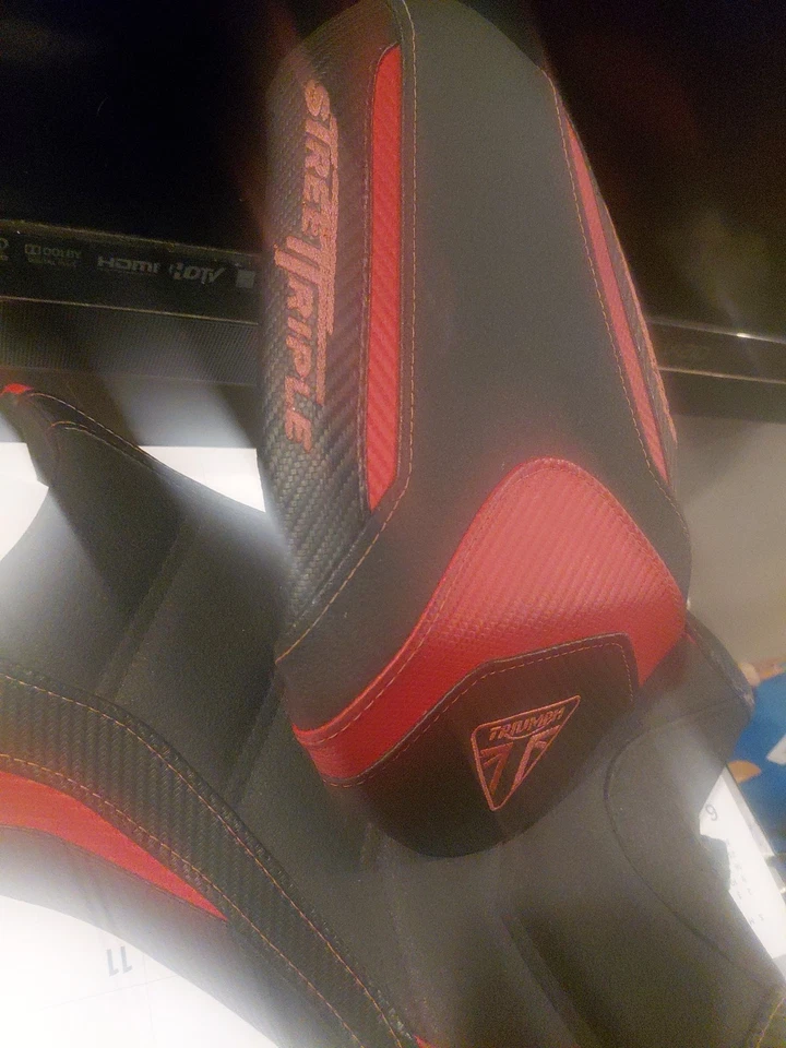 Asientos de carreras Triumph Street Triple 765 RS 2018 Foto 2 de 4