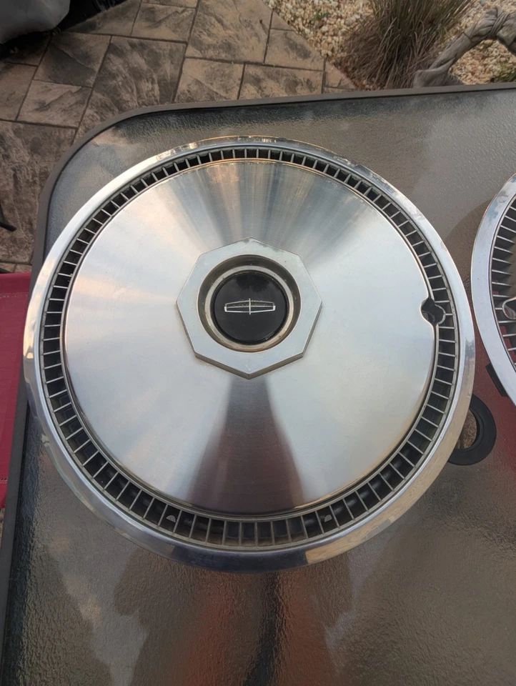 1972 - 1979 年 LINCOLN MARK IV / V 15 英寸轮毂盖/轮毂 — 第 2/4 张图片