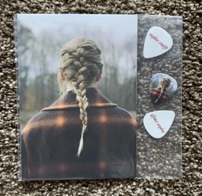taylor swift 3枚セット Taylor Swift Evermore Set 3 Postcards And 3 Guitar Picks RARE