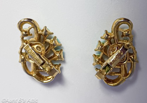 Vtg 50's- 60's Trifari Gold Leaf Shape & Faux Turquoise Stone Clip On Earrings - Picture 3 of 4