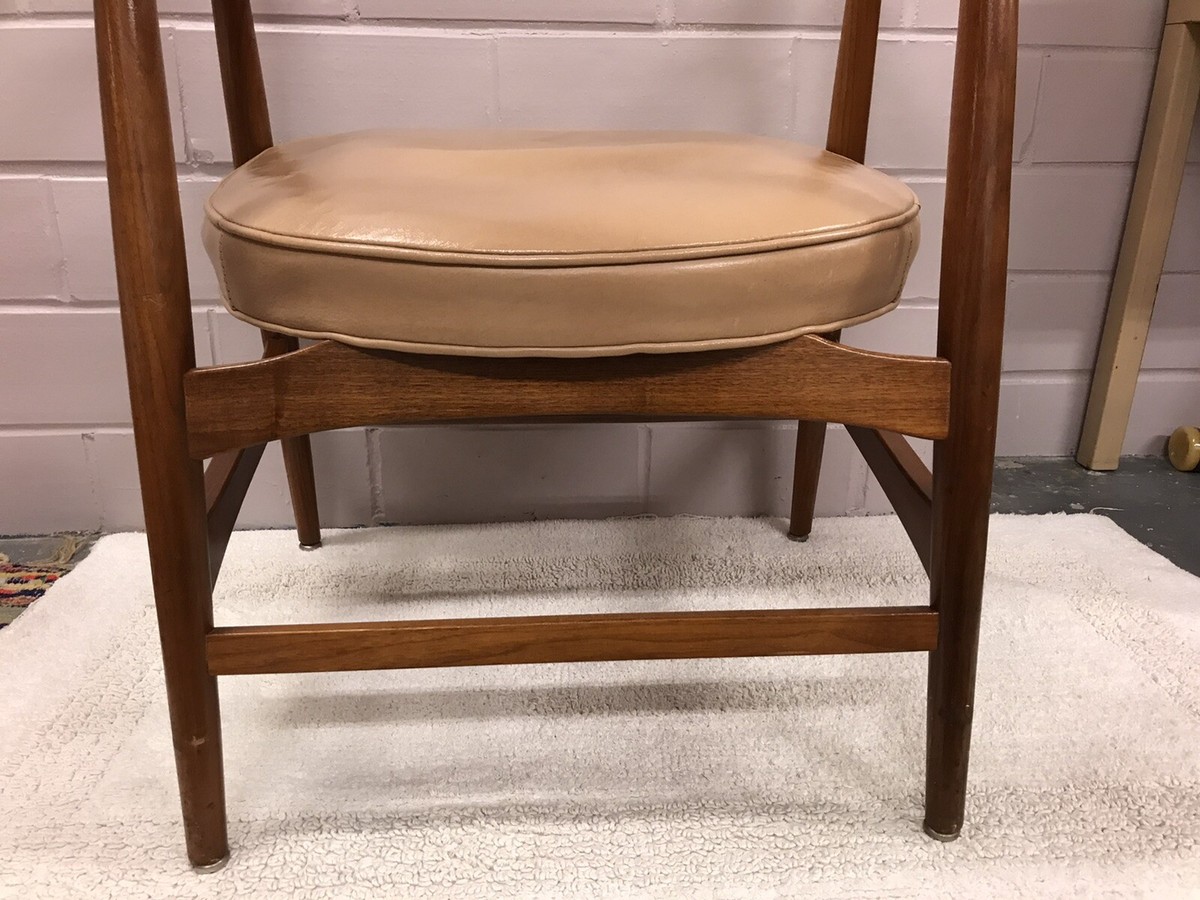 とき ACME Johnson Chair Co. Armchair MID CENTURY MODERN JOHNSON CHAIR CO. WRAP AROUND WOOD