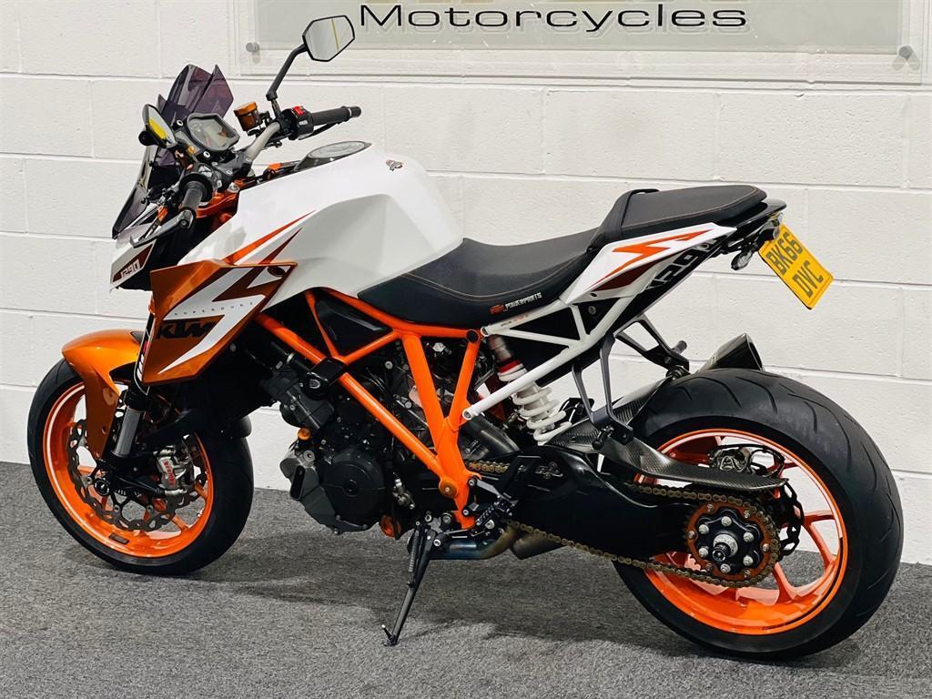 KTM Superduke 1290 R SPECIAL EDITION ! FULL AKRAPOVIC EXHAUST ! CARBON