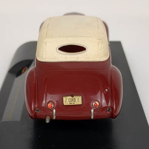 Signature Models 1937 Cord 812 Supercharged Coupe Burgundy 1:32 Scale Diecast - Picture 9 of 10