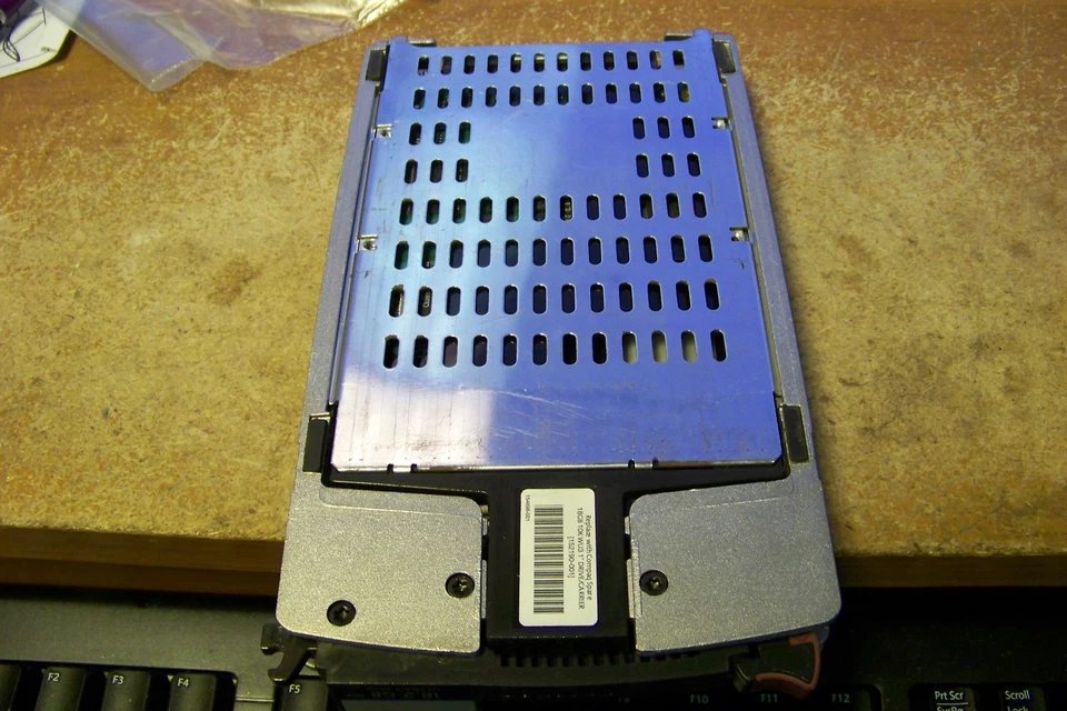 Compaq BD01864544 232431-001 18.2GB 3.5" 10K RPM Wide Ultra SCSI Hard Drive - Image 3 of 3