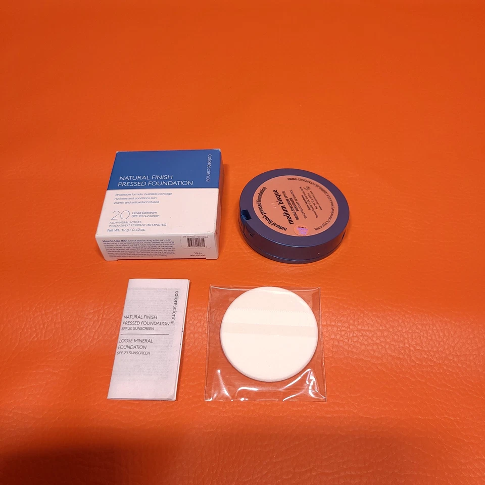 Colorescience Natural Finish Pressed Mineral Foundation SPF 20 Medium Bisque 12g - Image 4 of 4