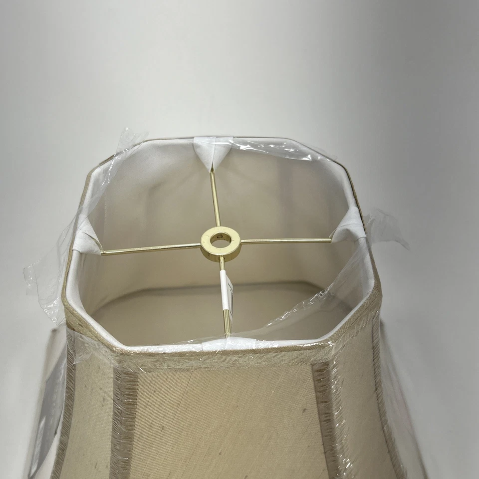 Pantalla de lámpara Allen + Roth mediana 6"x 13"x 11" tela tostada de seda #0096520 Foto 4 de 4