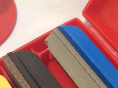 Gatco Messerschärfset und rote Halterung mit Honöl - Bild 3 von 10