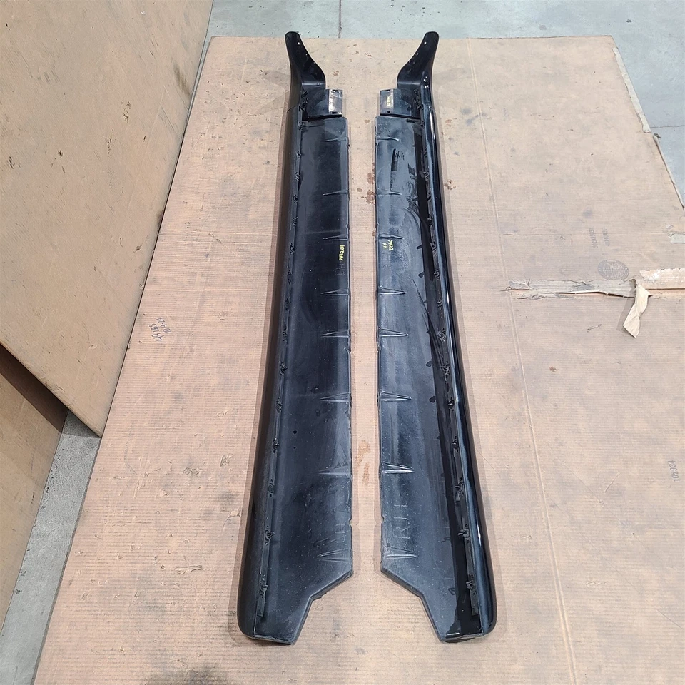 96-98 Mustang Cobra Conductor Pasajero Faldones Laterales Paneles Balancines Con Tapas Aa7422 Foto 2 de 4
