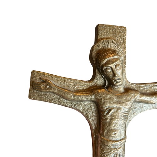 Vintage brutalistisches gehämmertes Bronze Kruzifix Korpus modernistisch religiös Wanddeko - Bild 2 von 15