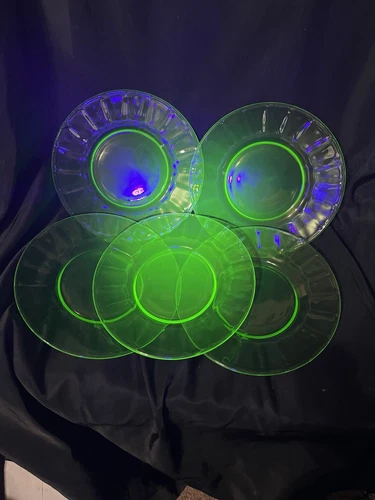 5 piece Vintage Federal Green Uranium Depression Glass paneled 8” Plates