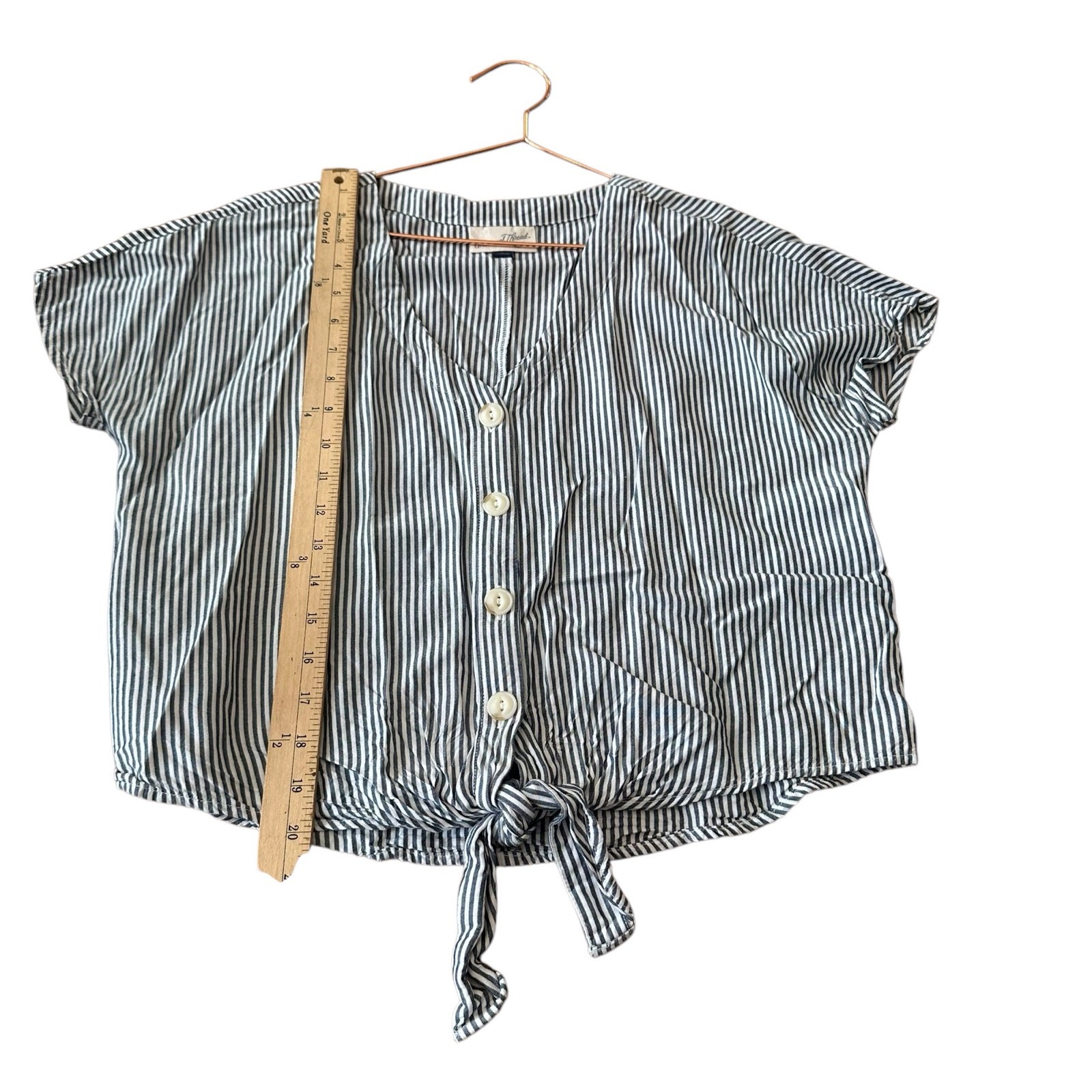 Universal thread gray striped v neck front tie to… - image 5